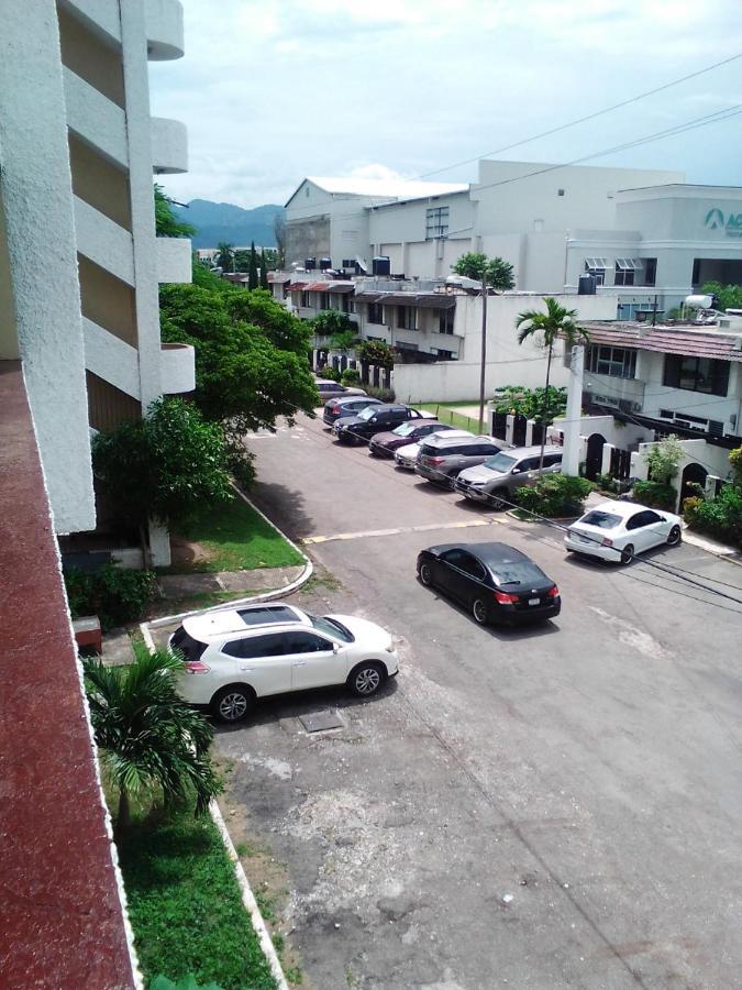 Nice Oakwood Constant Spring Rd Apt Apartment Kingston Ngoại thất bức ảnh